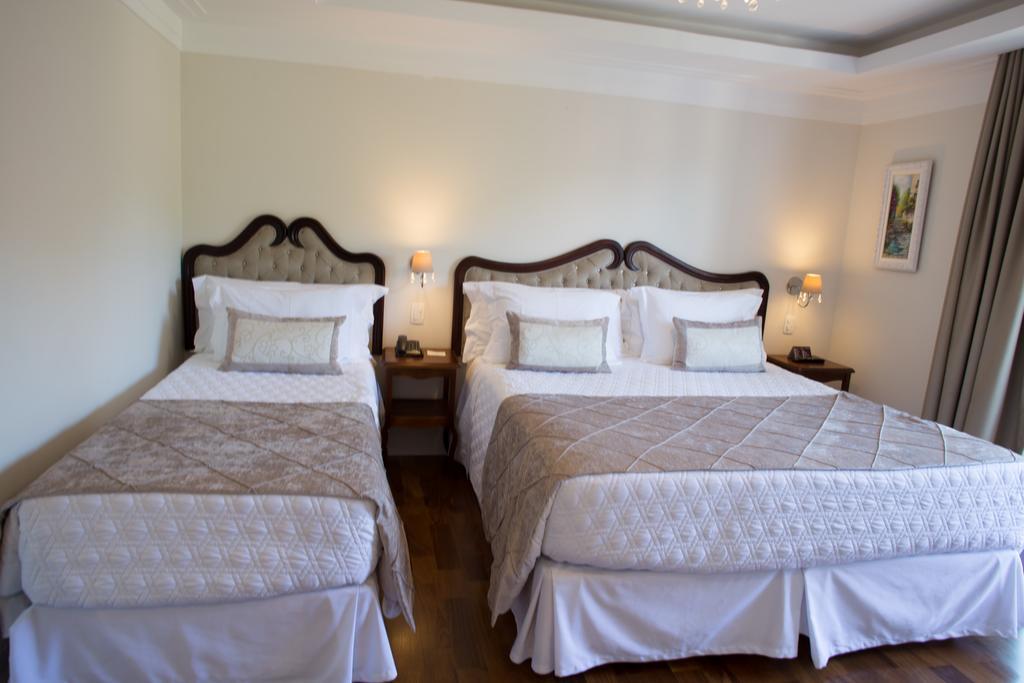 Estoril 4*